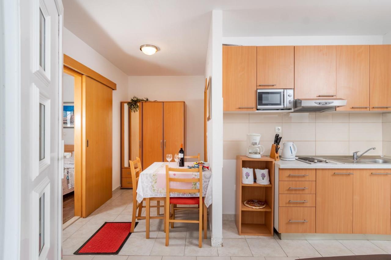Apartments Tolic Baška Voda エクステリア 写真