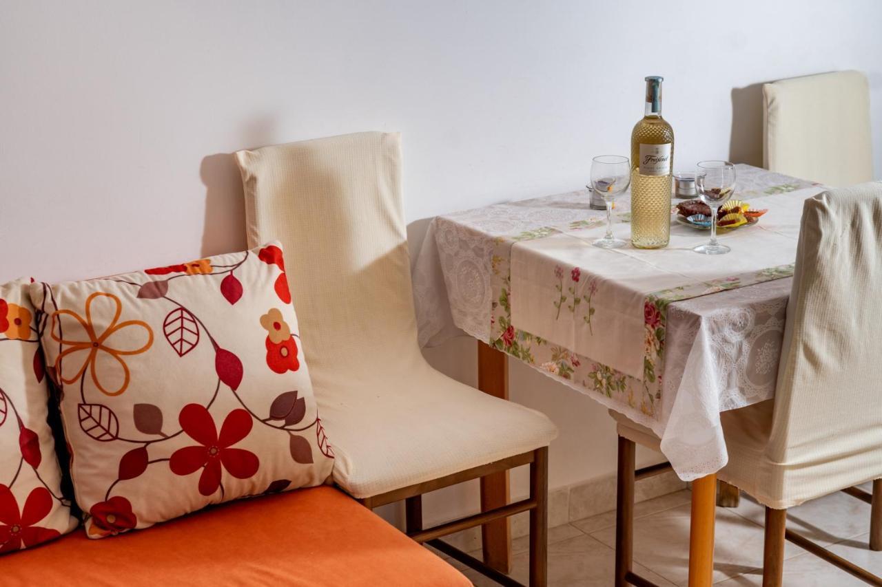 Apartments Tolic Baška Voda エクステリア 写真