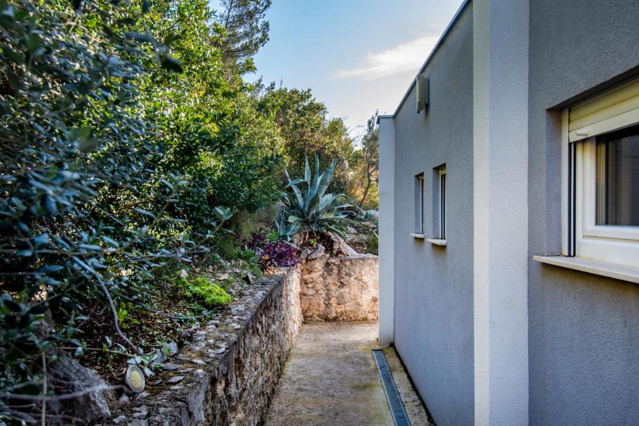 Apartments Tolic Baška Voda エクステリア 写真